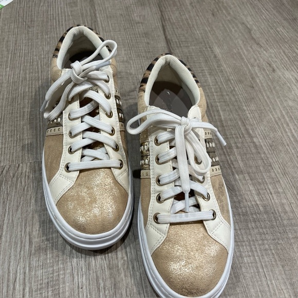 Geox Gold and White Sneakers with Metallic Finish Sz7 - Picture 3 of 10